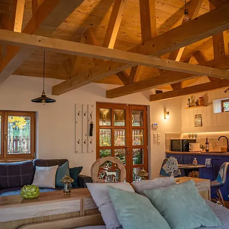 Toelgyudvar Vendeghaz Apartament *