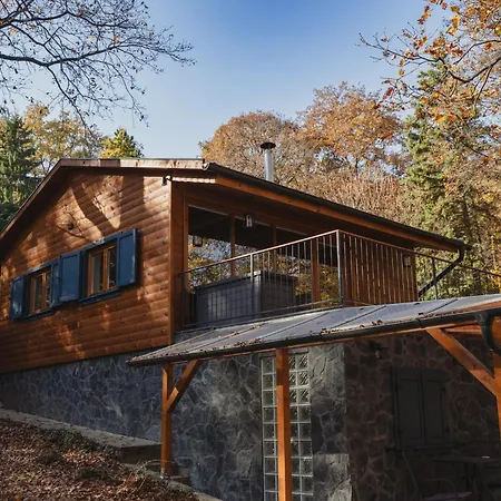 Toelgyudvar Vendeghaz Apartament *