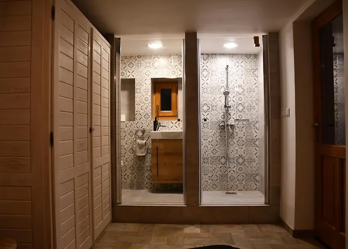 Toelgyudvar Vendeghaz Apartament *